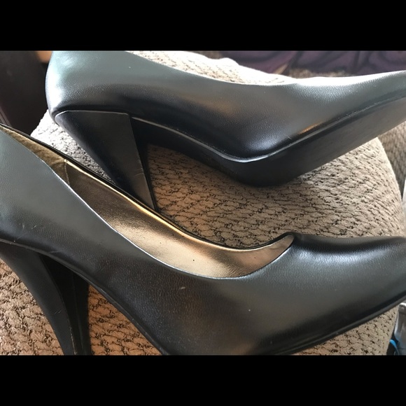 Kenneth Cole Unlisted Collection - Picture 3 of 6